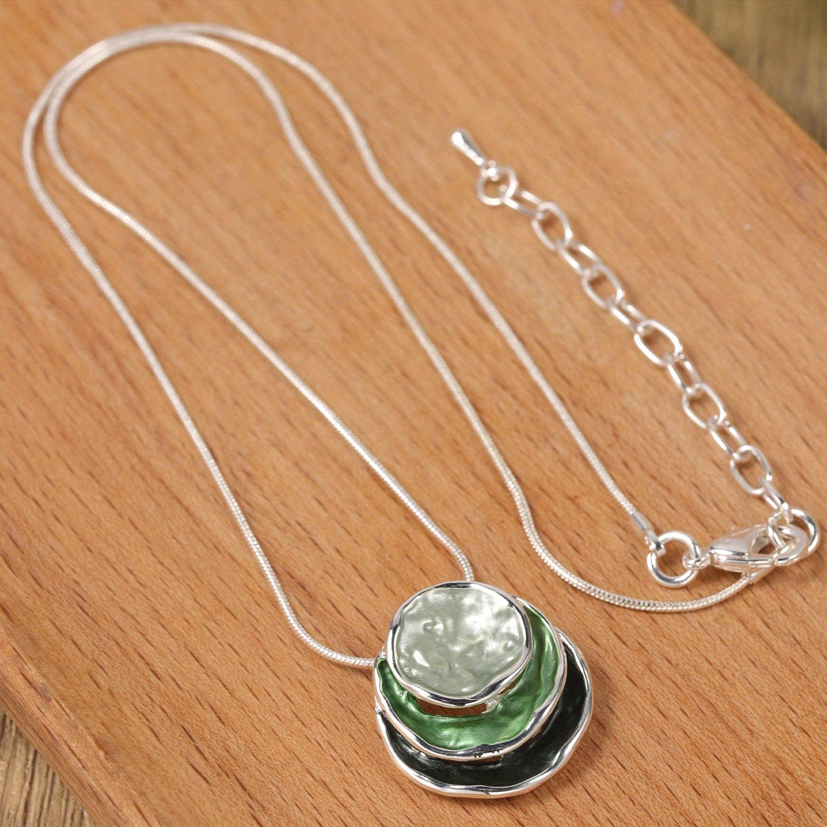 1pc Durable Enamel Zinc Alloy Necklace - Stylish Golden or Silvery Chain, Unisex Design for Men and Women - Ideal Gift for Any Occasion