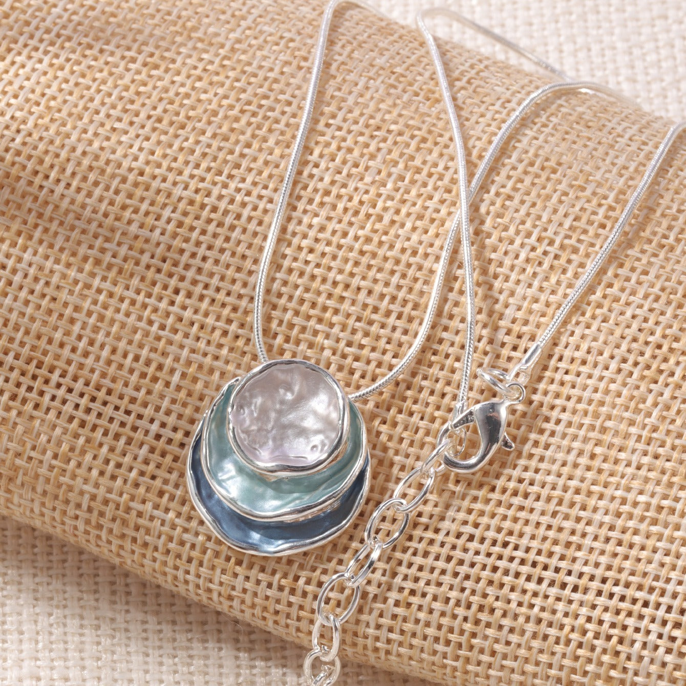 1pc Durable Enamel Zinc Alloy Necklace - Stylish Golden or Silvery Chain, Unisex Design for Men and Women - Ideal Gift for Any Occasion