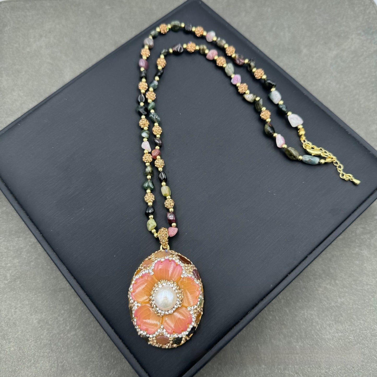 New Natural Tourmaline Inlaid Pearl Flower-shaped Suit