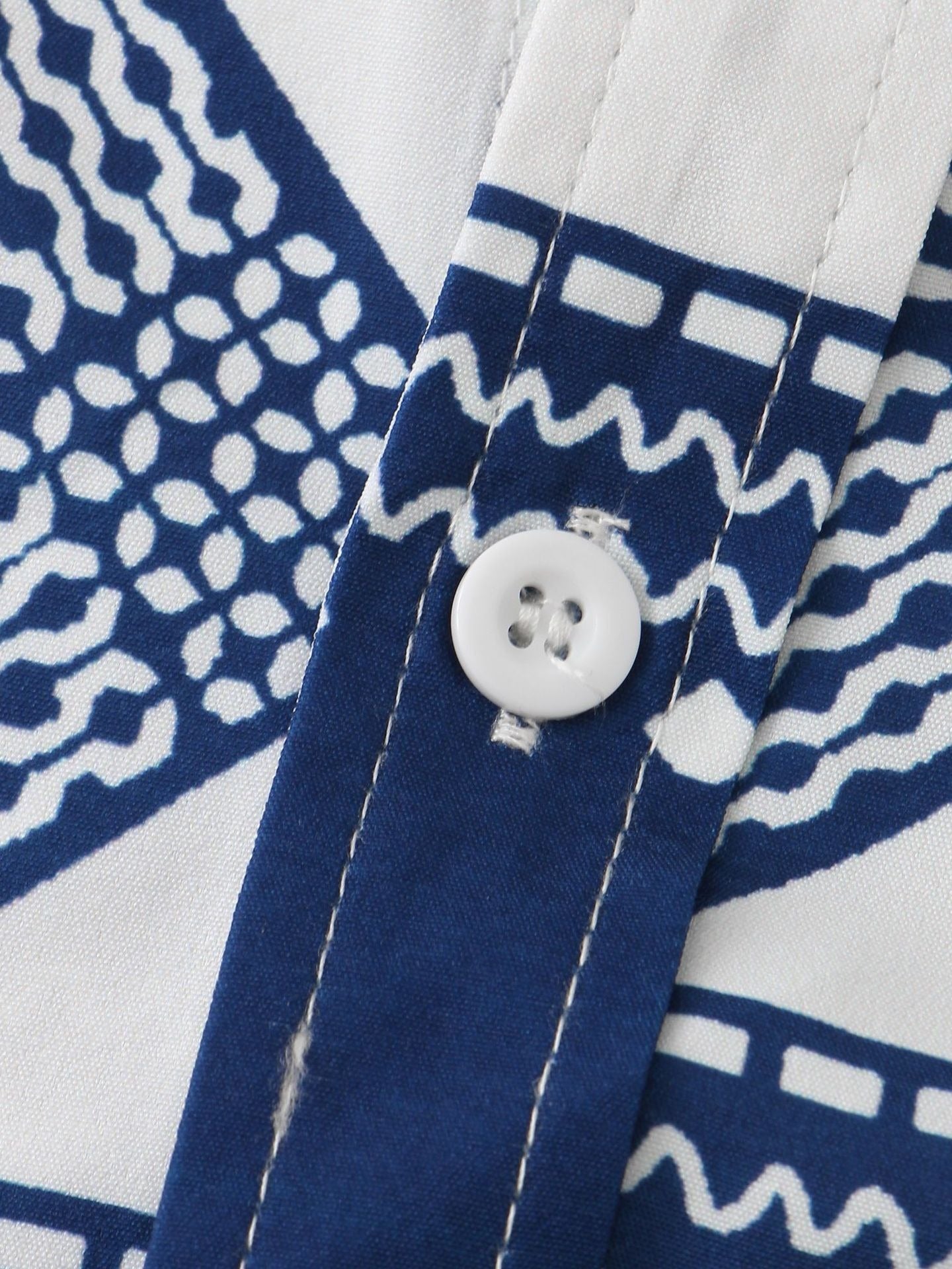 2023 New Arrival - Mens Geometric Pattern Floral Casual Slim Fit Short Sleeve Shirt - Cotton Blend, Medium Stretch, Lapel Collar, Button Details, Hand Washable, Perfect for Fall Season